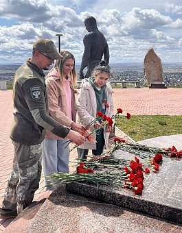 В Хакасии сотрудники Росприроднадзора почтили память земляков, погибших в годы Великой Отечественной войны