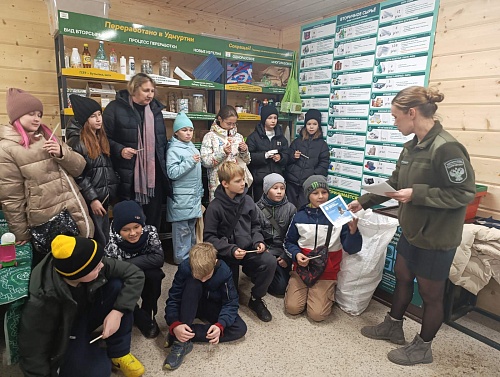 Ижевским школьникам провели экскурсию в Экодом