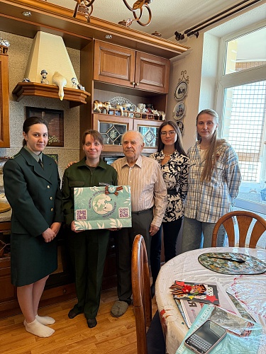 В Свердловской области Росприроднадзор продолжает поздравлять ветеранов Великой отечественной войны