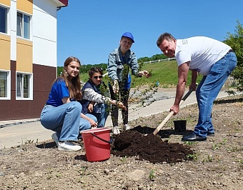 Сотрудники Дальневосточного управления Росприроднадзора вместе с ребятами из Всероссийского детского центра «Океан» провели экологическую акцию