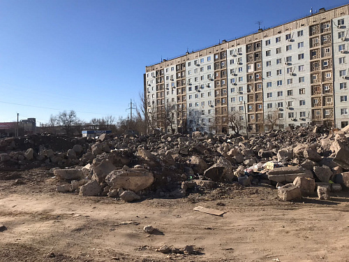 В Астрахани инспекторы Росприроднадзора выявили факт несанкционированного складирования отходов на почве