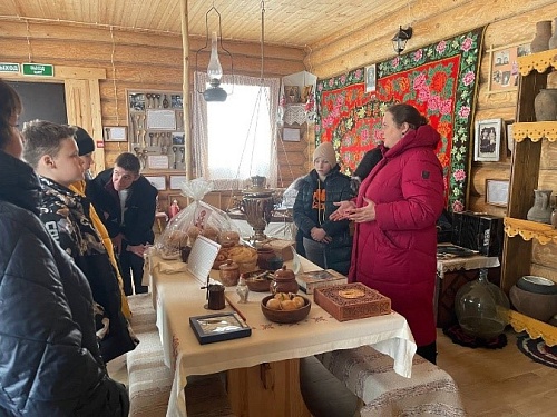 Росприроднадзор по Саратовской и Пензенской областям и юные экологи посетили «Русское подворье»