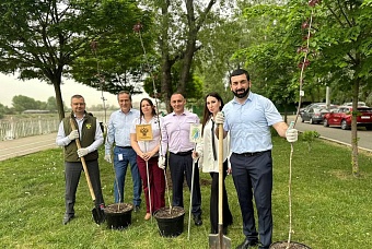 В Краснодаре руководители ЦЛАТИ по ЮФО высадили «Сад памяти»