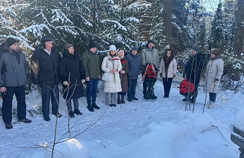 Сотрудники Центрально-Черноземного управления Росприроднадзора почтили память воинов-освободителей Воронежа 