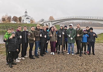 В Твери сотрудники Росприроднадзора и футболисты тверских команд ЮФЛ провели мероприятие в поддержку IV сезона премии «Экология – дело каждого»