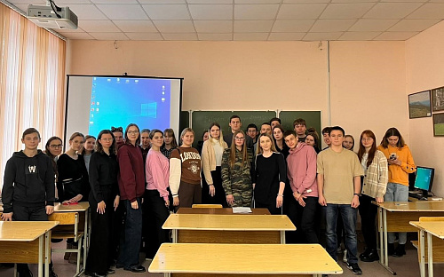 Сотрудники Росприроднадзора рассказали студентам Челябинского университета о Премии «Экология - дело каждого»