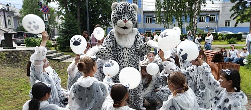Центральная площадь Горно-Алтайска на 1 день превратилась в территорию снежного барса.