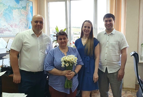 Коллектив Енисейского управления Росприроднадзора поздравил матерей военнослужащих в рамках празднования Дня семьи, любви и верности