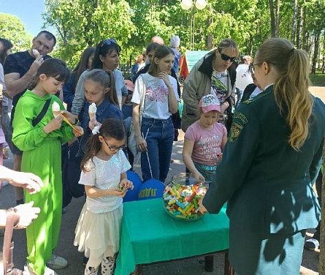 Сотрудники Росприроднадзора провели в Смоленске акцию для детей «Аквариум экологических знаний»