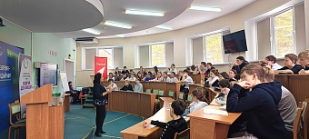 Инспекторы Росприроднадзора встретились с участниками экологической смены в нижегородском детском центре