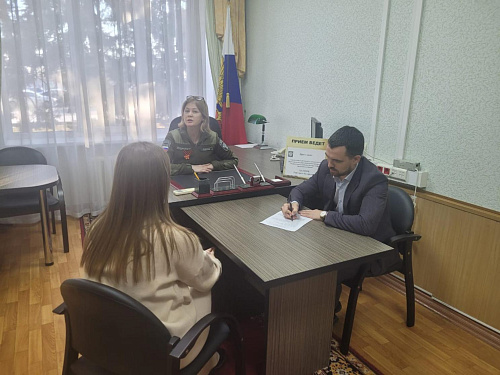 Виктория Хатнюк провела личный прием граждан в приемной Президента Российской Федерации в Амурской области