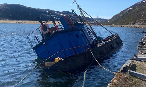  Сотрудниками Балтийско-Арктического межрегионального управления Росприроднадзора организовано выездное обследование губы Лодейная Баренцева моря по факту разлива нефтепродуктов