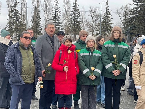 В Саратове сотрудники Росприроднадзора и ЦЛАТИ приняли участие в памятных мероприятиях ко Дню воинской славы 