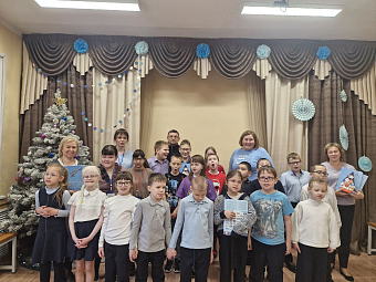 Сотрудники Росприроднадзора рассказали учащимся Алтайской средней школы № 2 об экологических проблемах региона и о Международной детско-юношеской премии «Экология – дело каждого»