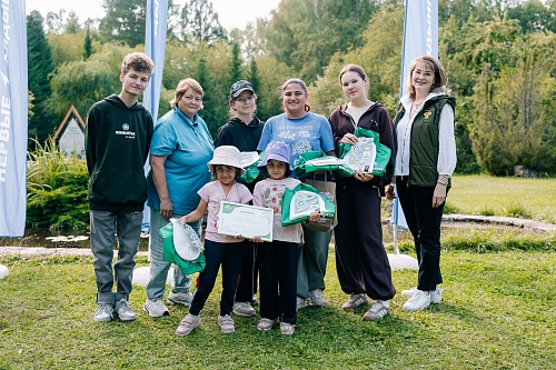 Заместитель руководителя Волжско-Камского межрегионального управления Росприроднадзора Елена Попова приняла участие в награждении участников и победителей "Всероссийских юннатских экспедиций"
