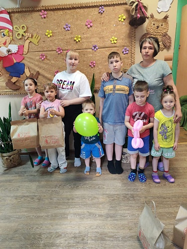 В День защиты детей сотрудники Росприроднадзора провели праздник «Сказка на ночь» для воспитанников подшефного детского дома 