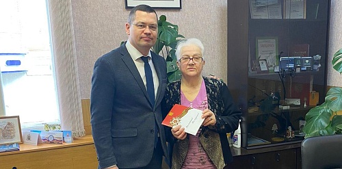 Руководитель Управления поздравил с предстоящим Днем Победы бывшего сотрудника Управления Тяпкову Римму Яковлевну