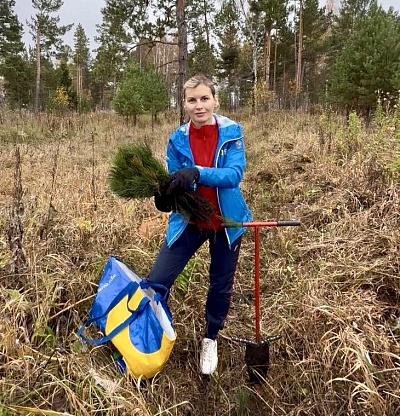 В Красноярском крае сотрудники Енисейского управления Росприроднадзора высадили саженцы сибирского кедра