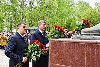 В Нижнекамске руководитель Волжско-Камского управления Росприроднадзора Фаяз Шакиров принял участие в мероприятиях, посвящённых Дню Победы