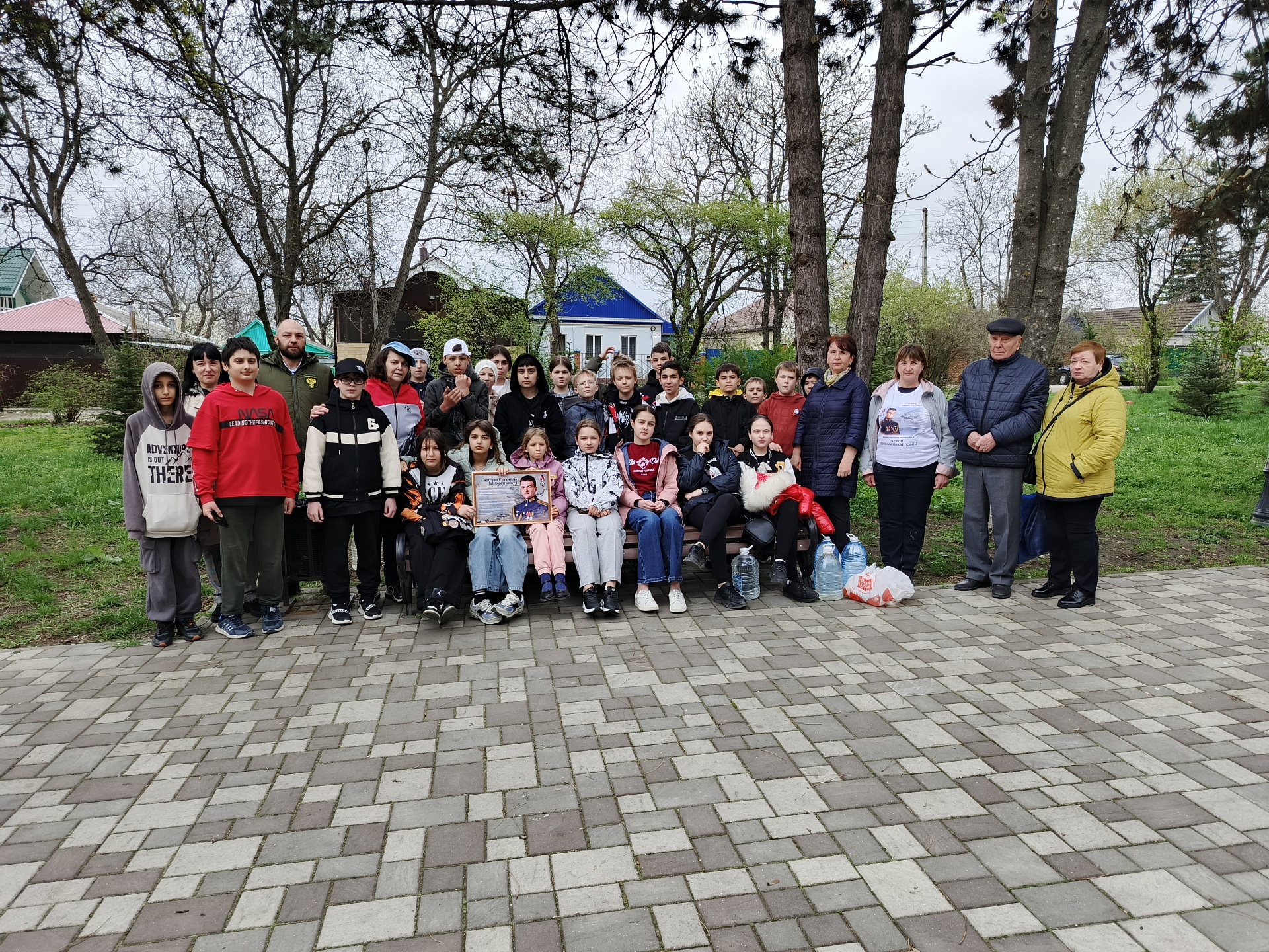 Сотрудники Северо-Кавказского управления Росприроднадзора приняли участие в акции «Сад памяти» в поселке Горячеводский