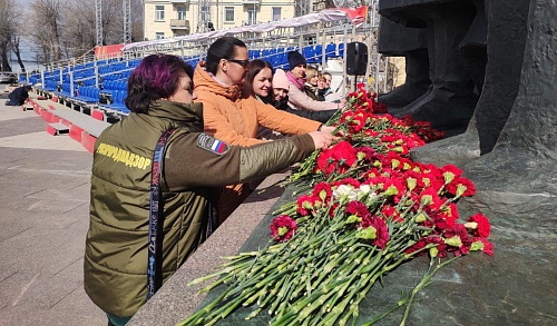В преддверии 9 мая сотрудники Росприроднадзора почтили память участников Великой Отечественной войны