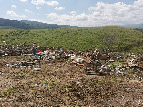 Инспекторы Росприроднадзора в Карачаево-Черкесской Республике намерены взыскать с администрации ущерб за несанкционированное размещение отходов
