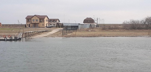 Суд удовлетворил исковое требование Росприроднадзора и обязал нарушителя устранить ограничение свободного доступа к водному объекту