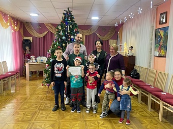 Сотрудники Северо-Кавказского управления вручили новогодние подарки ребятам из детского дома в Ставрополе