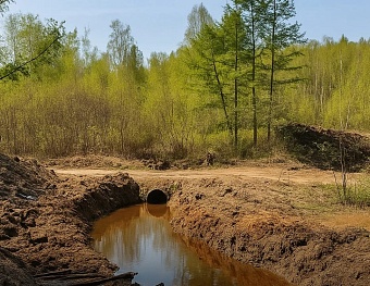 Деятельность золотодобывающего предприятия приостановлена на 90 суток за самовольное изменение русла водного объекта