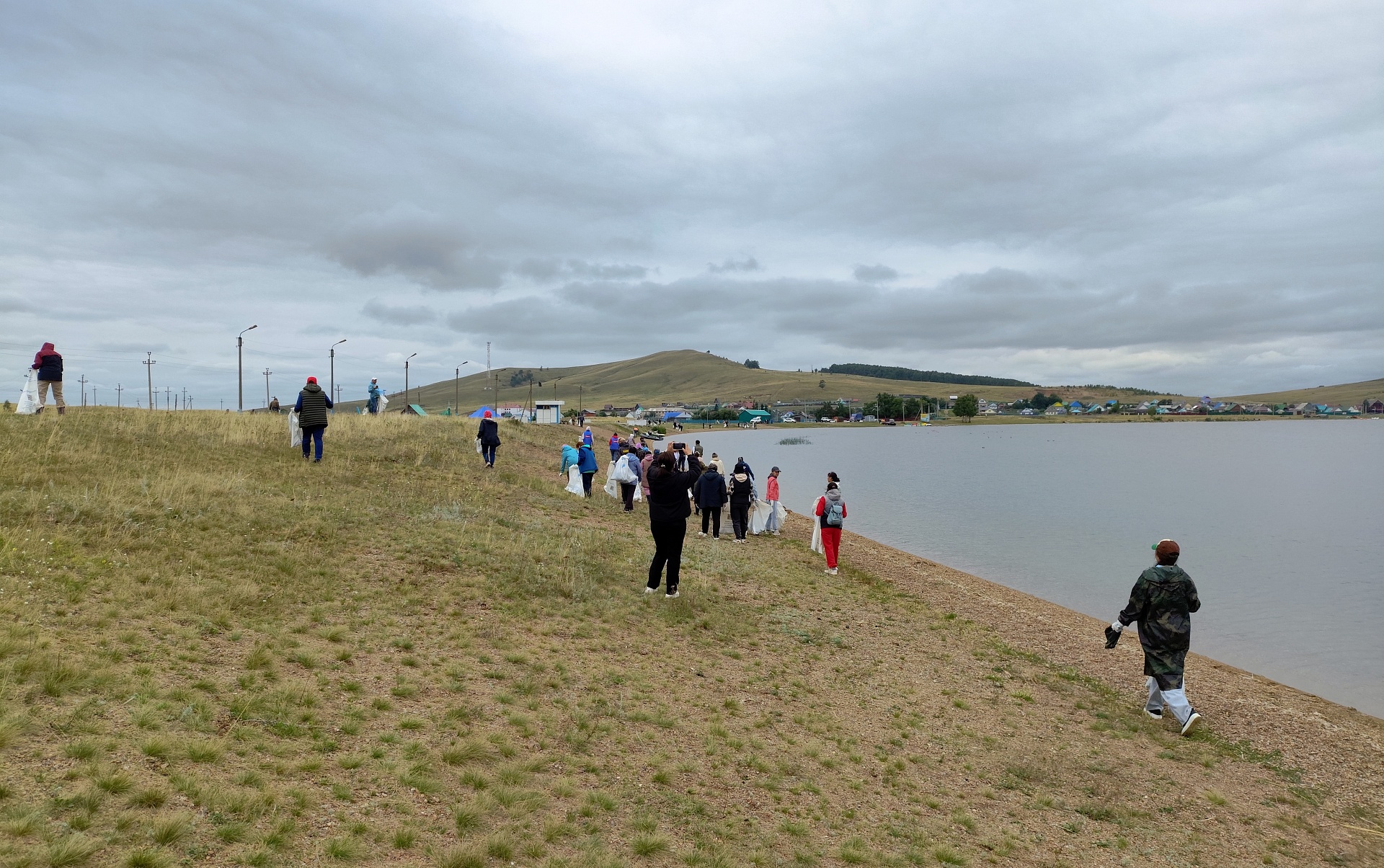 Сотрудники Южно-Уральского межрегионального управления  Росприроднадзора приняли участие в экологическом субботнике