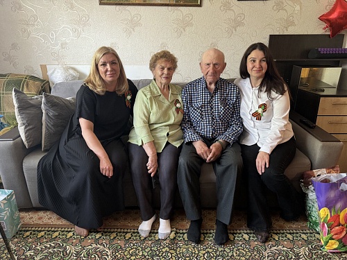 В Красноярске Росприроднадзор поздравляет ветеранов Великой Отечественной войны с Днем Победы