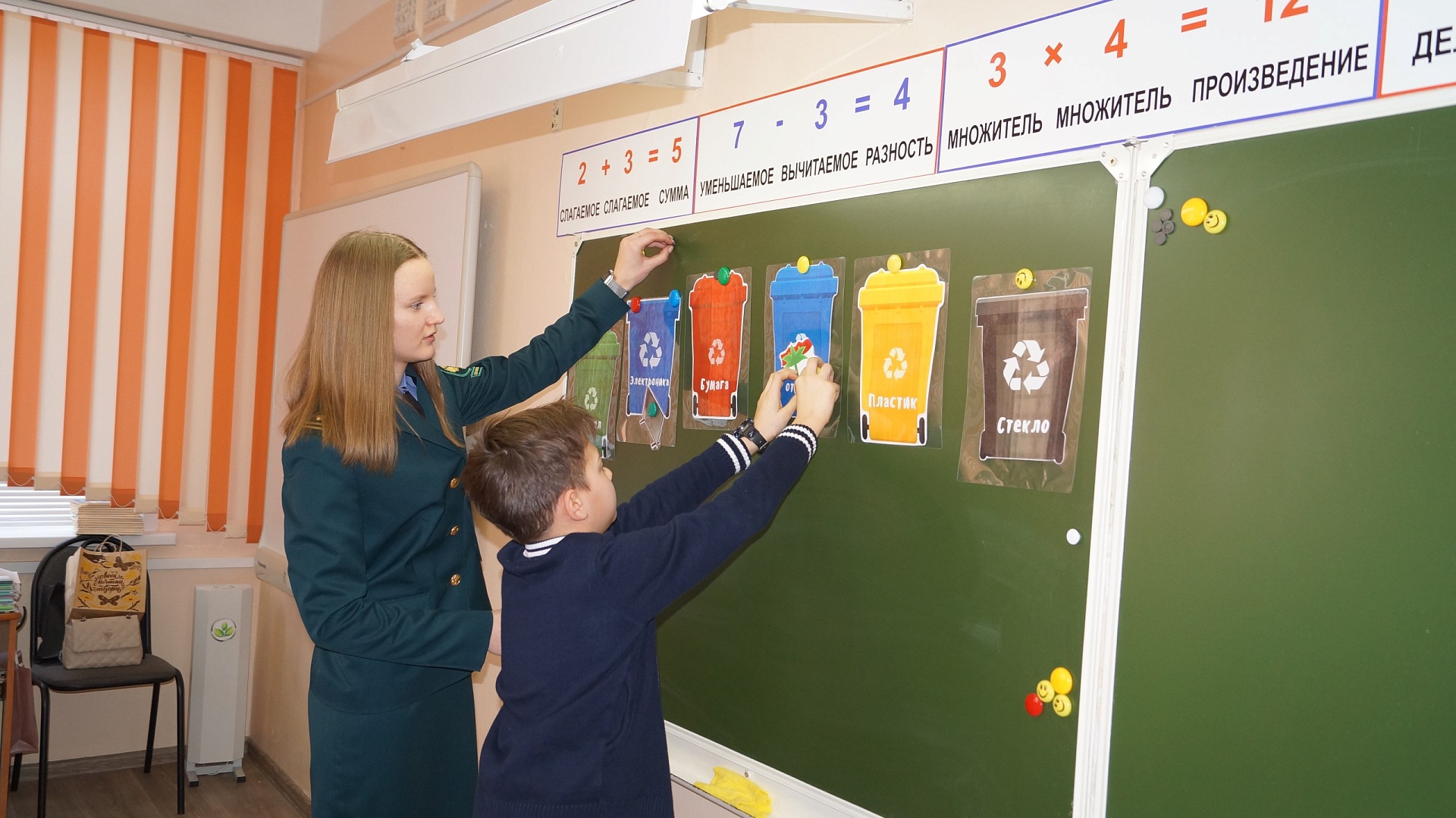 Специалисты Межрегионального управления Росприроднадзора по Саратовской и Пензенской областям рассказали школьникам г.Пензы о премии "Экология  - дело каждого". 