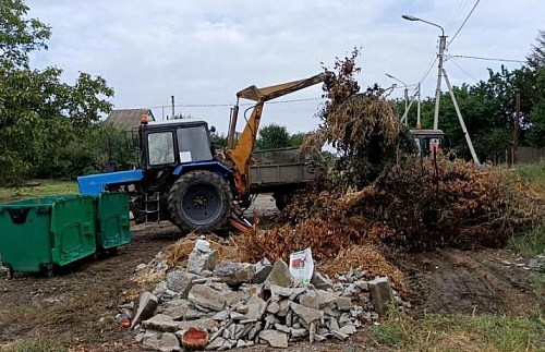 После предостережения Росприроднадзора, в Балаковском районе приступили к ликвидации несанкционированных свалок