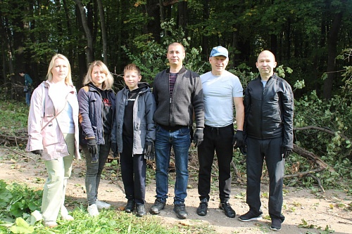 Сотрудники Волжско-Камского межрегионального управления  Росприроднадзора приняли участие в субботнике «Зеленая Россия»