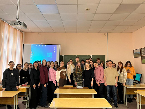 Сотрудники Росприроднадзора рассказали студентам Челябинского университета о Премии «Экология - дело каждого»