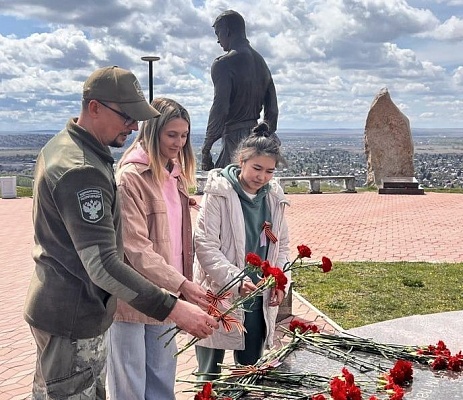 В Хакасии сотрудники Росприроднадзора почтили память земляков, погибших в годы Великой Отечественной войны
