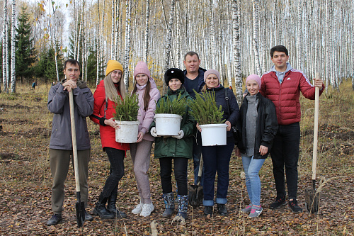 Сотрудники Росприроднадзора приняли участие в посадке деревьев в рамках всероссийской акции «Сохраним лес»