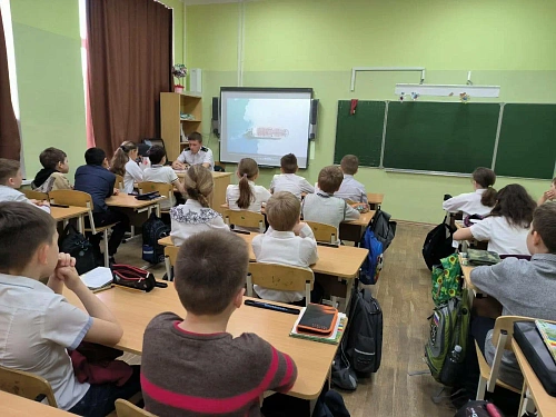 В школах Ростовской области сотрудники Росприроднадзора проводят познавательные экологические уроки