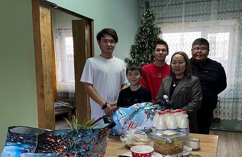 В преддверии новогодних праздников сотрудники Росприроднадзора в Республике Тыва оказали поддержку нуждающимся