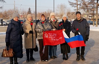 В Красноярске в День защитника Отечества сотрудники Росприроднадзора приняли участие в церемонии возвращения Вечного огня