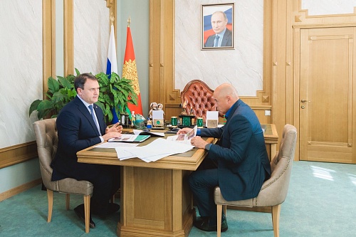 Руководитель Центрально-Черноземного управления Росприроднадзора Алексей Карякин и губернатор Липецкой области Игорь Артамонов обсудили взаимодействие в сфере защиты экологии