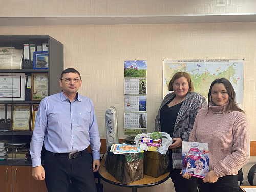 Сотрудники Южно-Сибирского управления Росприроднадзора отправили гуманитарную помощь детским образовательным учреждениям ДНР