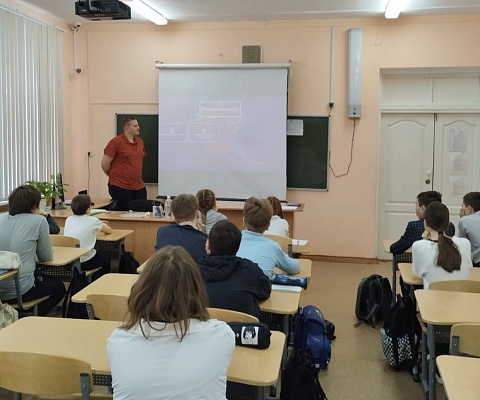 Инспекторы Магнитогорского отдела Росприроднадзора провели экологический урок в школе № 60