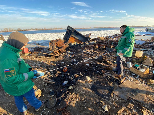 В Астраханской области суд удовлетворил иск Росприроднадзора о взыскании ущерба, причинённого водному объекту и почвам при резке судна 