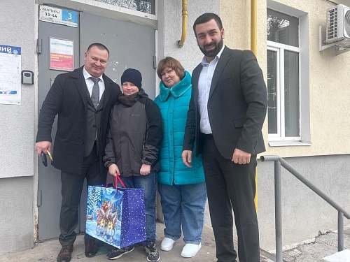 Исполняя детские мечты: участие в акции «Ёлка желаний»