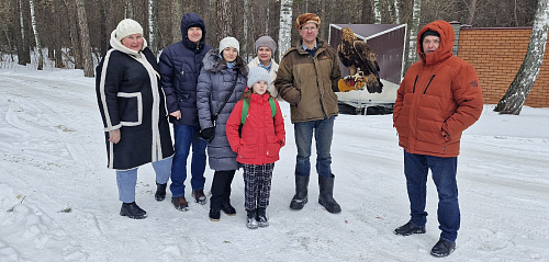 В Алтайском крае в рамках поддержки Премии Росприроднадзора «Экология — дело каждого» организована экскурсия в питомник редких птиц   