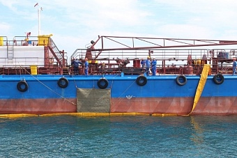 Специалисты Росприроднадзора участвовали в учениях по ликвидации разливов нефти в морском порту Кавказ