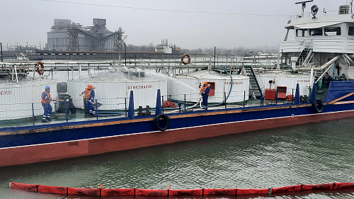 Специалисты Росприроднадзора приняли участие в тренировочных учениях по ликвидации аварийных разливов нефтепродуктов в морском порту Ростов-на-Дону