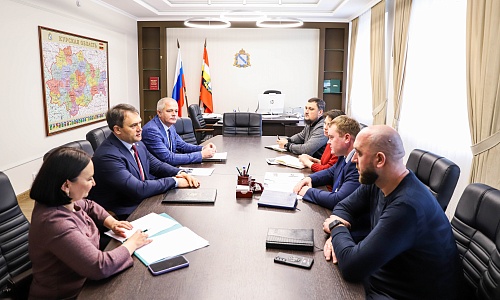 Руководитель Центрально-Черноземного управления Росприроднадзора Алексей Карякин и министр природных ресурсов Курской области Максим Левин провели рабочую встречу