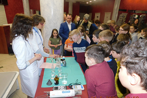 Сотрудники Росприроднадзора провели в Смоленске занятие для школьников, посвященное Дню эколога